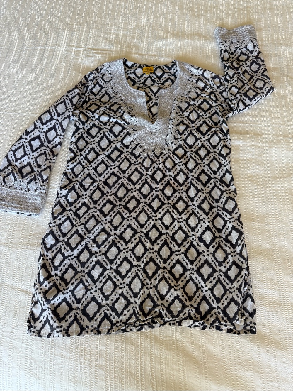 Roberta Roller Rabbit
Black & White Patterned Women's Tunic Coverup size S